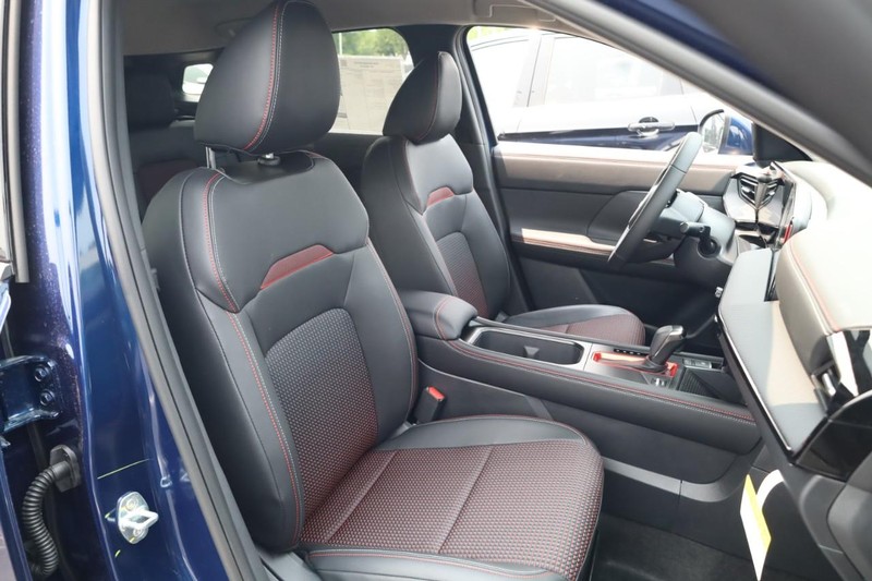 Nissan Kicks Vehicle Image 23