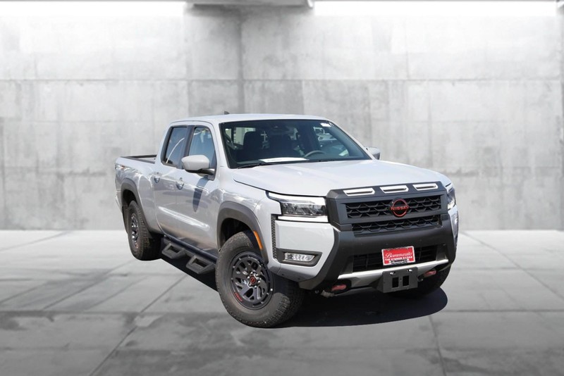 Nissan Frontier Vehicle Image 02