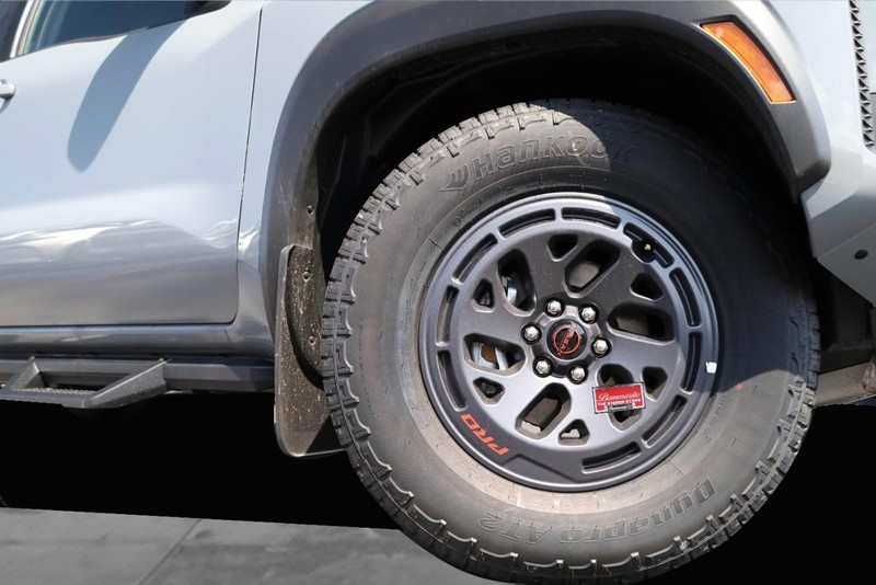 Nissan Frontier Vehicle Image 03