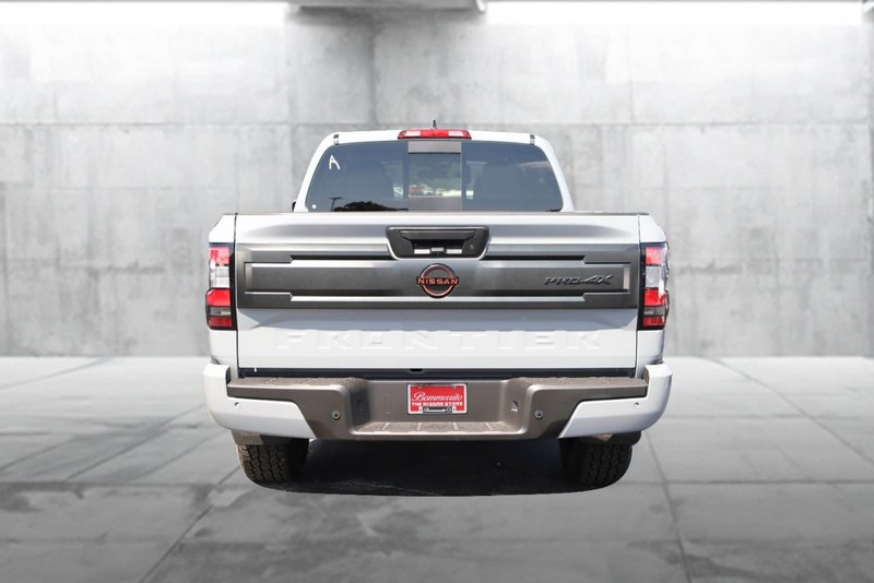 Nissan Frontier Vehicle Image 06
