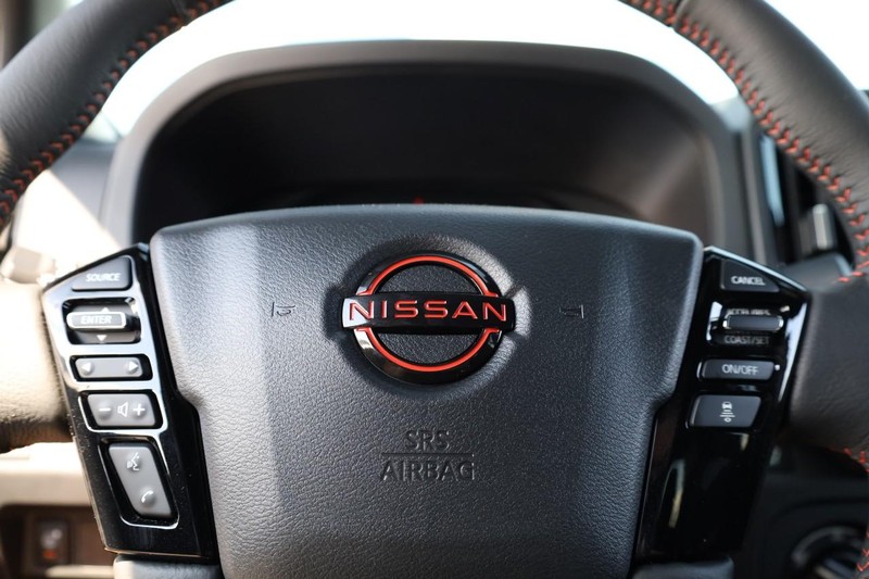Nissan Frontier Vehicle Image 09