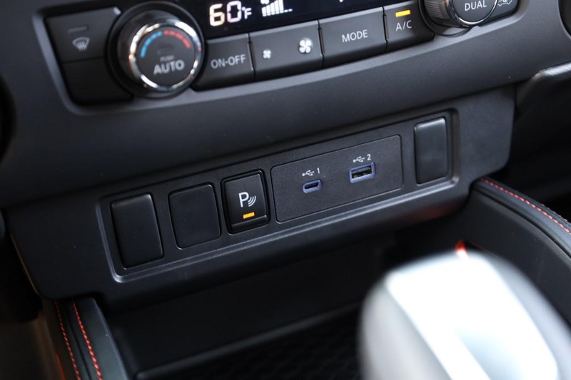 Nissan Frontier Vehicle Image 14