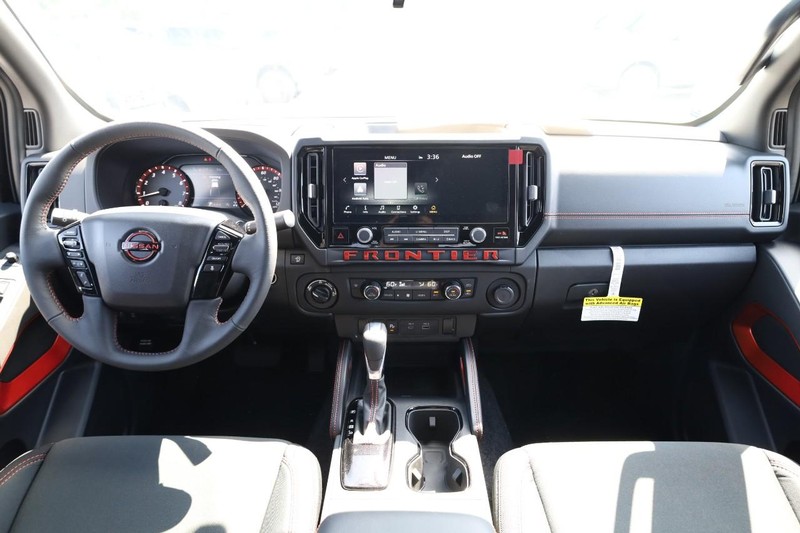 Nissan Frontier Vehicle Image 23