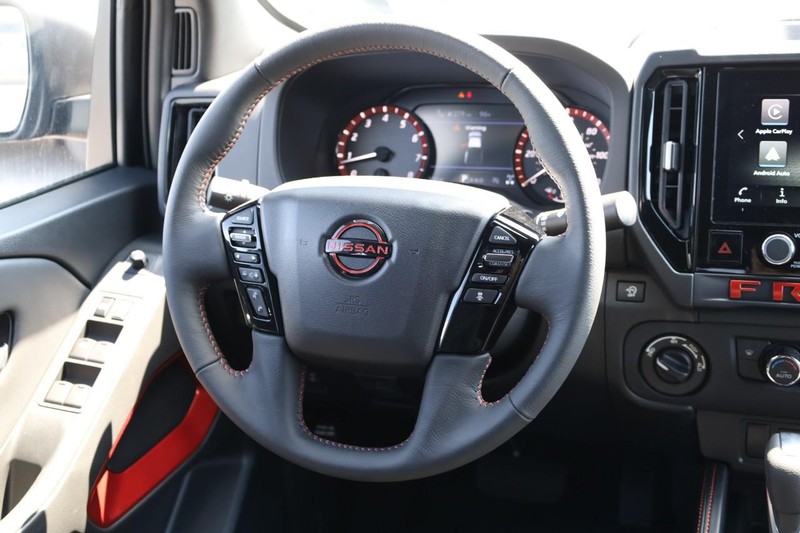 Nissan Frontier Vehicle Image 24