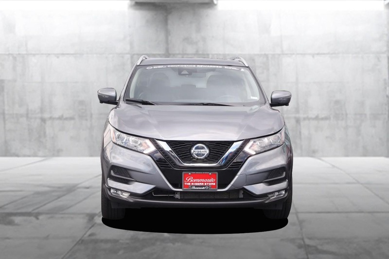 Nissan Rogue Sport Vehicle Image 04