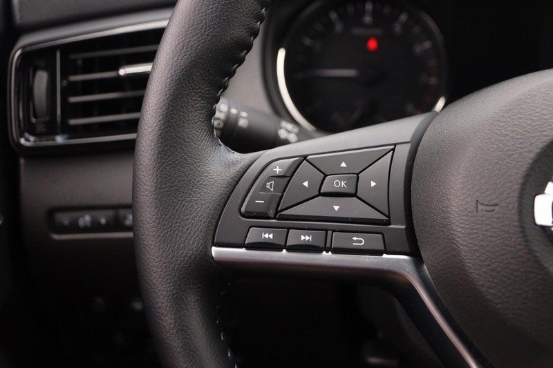 Nissan Rogue Sport Vehicle Image 11