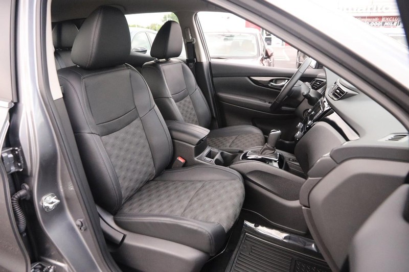 Nissan Rogue Sport Vehicle Image 25
