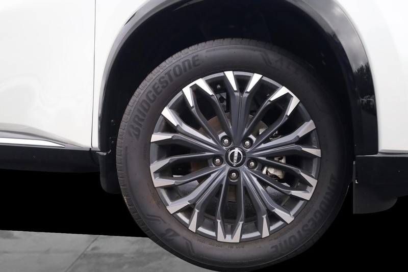 Nissan Rogue Vehicle Image 03