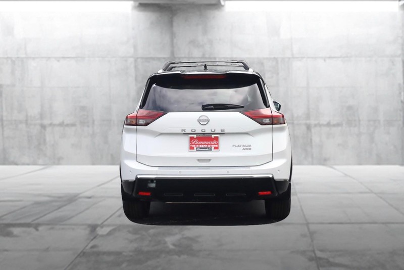 Nissan Rogue Vehicle Image 04