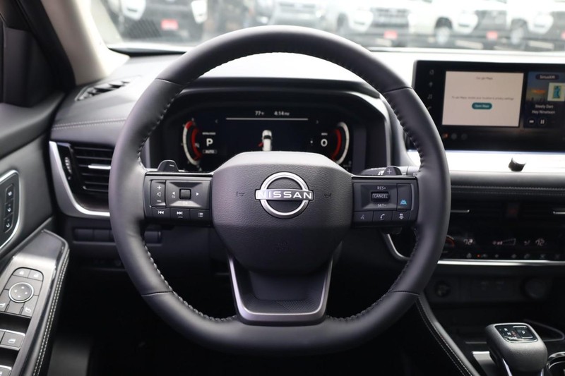 Nissan Rogue Vehicle Image 10