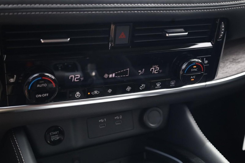 Nissan Rogue Vehicle Image 21