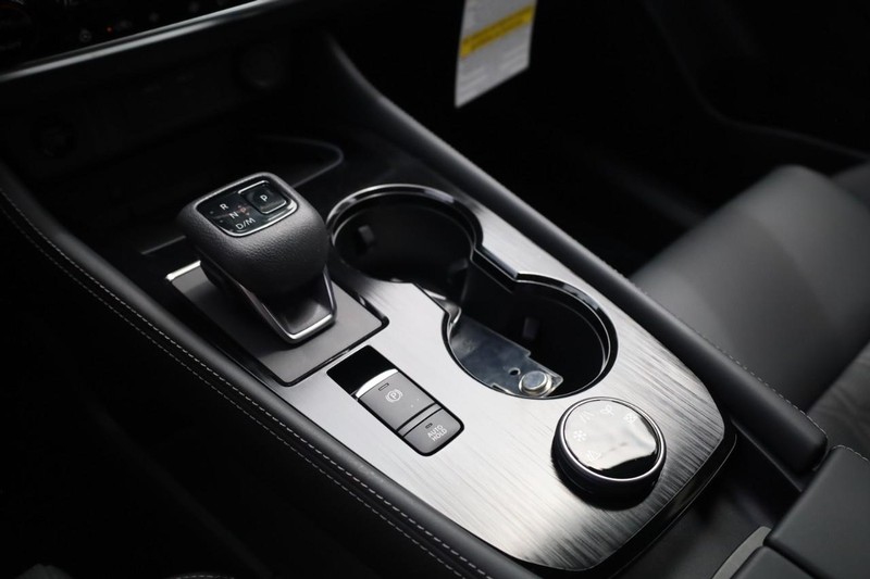 Nissan Rogue Vehicle Image 23