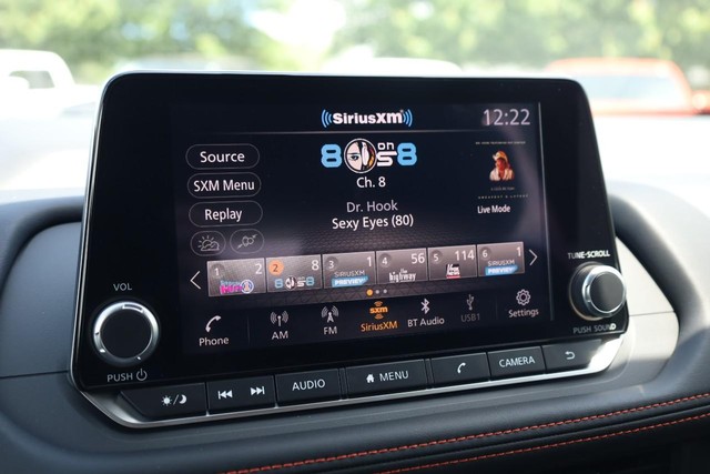 Nissan Rogue Vehicle Image 11