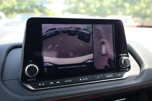 Nissan Rogue Vehicle Image 13