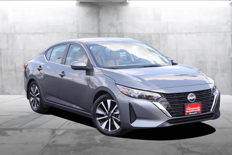 Nissan Sentra Vehicle Image 02