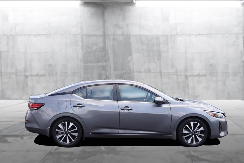 Nissan Sentra Vehicle Image 05