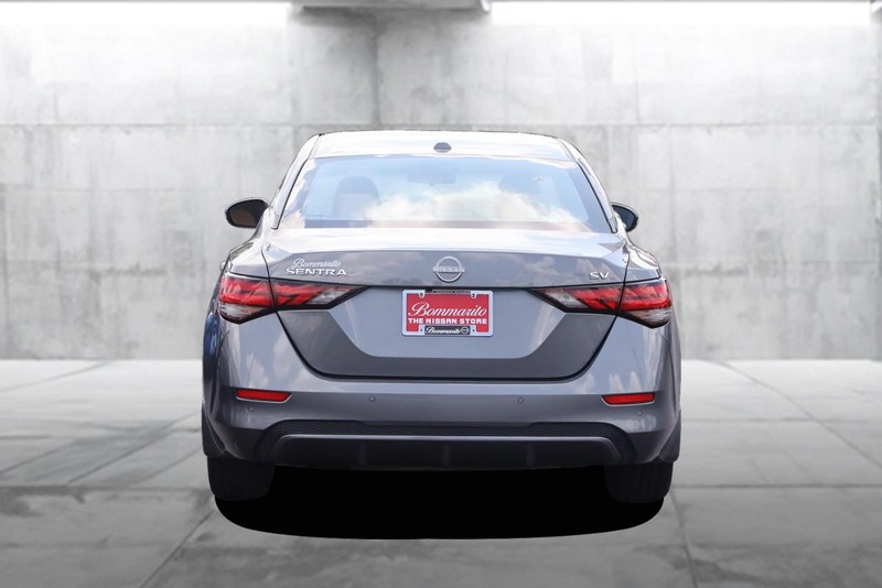 Nissan Sentra Vehicle Image 06