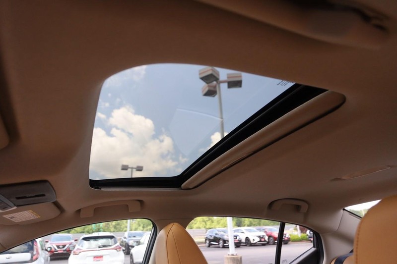 Nissan Sentra Vehicle Image 08