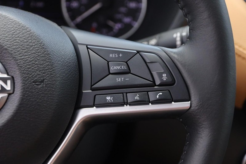 Nissan Sentra Vehicle Image 13