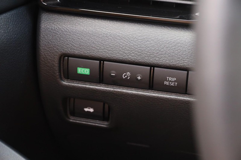 Nissan Sentra Vehicle Image 20
