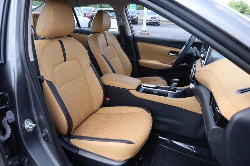 Nissan Sentra Vehicle Image 26