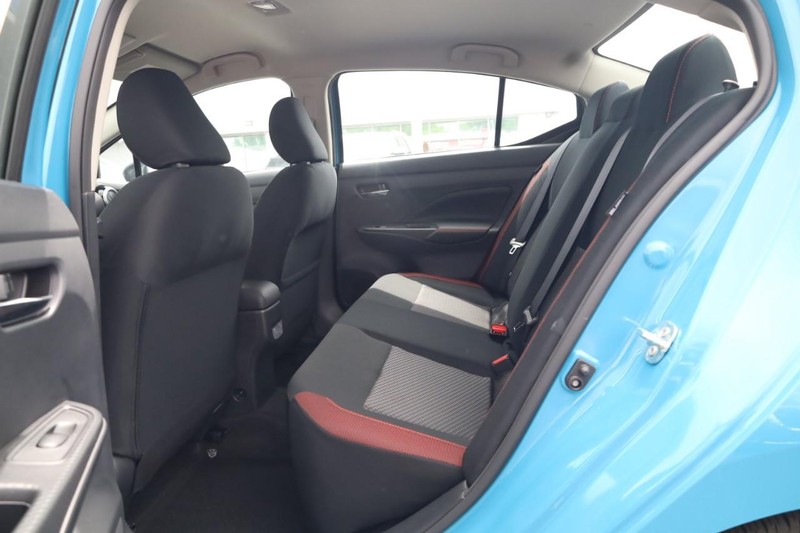 Nissan Versa Vehicle Image 09