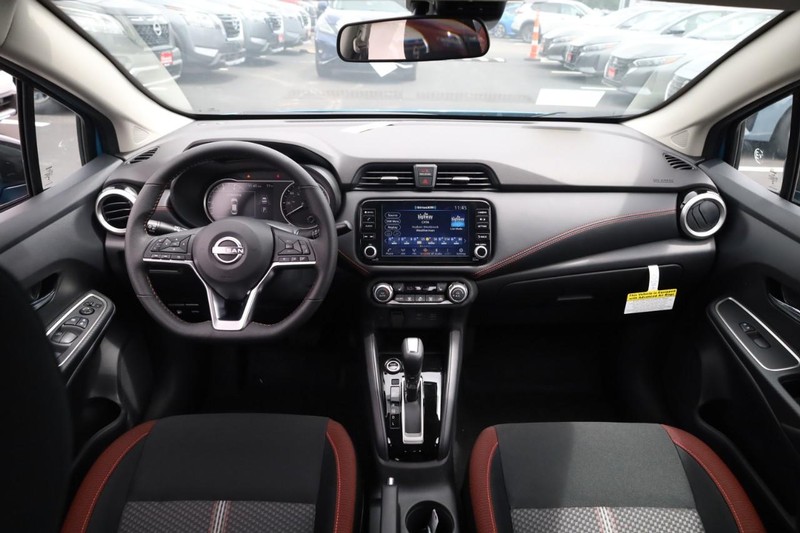 Nissan Versa Vehicle Image 13