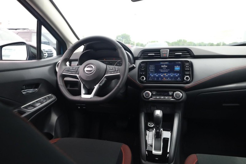 Nissan Versa Vehicle Image 14