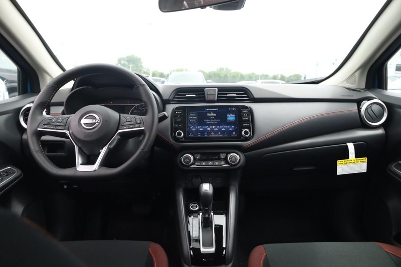 Nissan Versa Vehicle Image 16