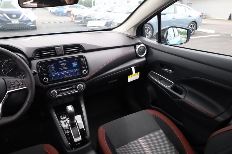 Nissan Versa Vehicle Image 17