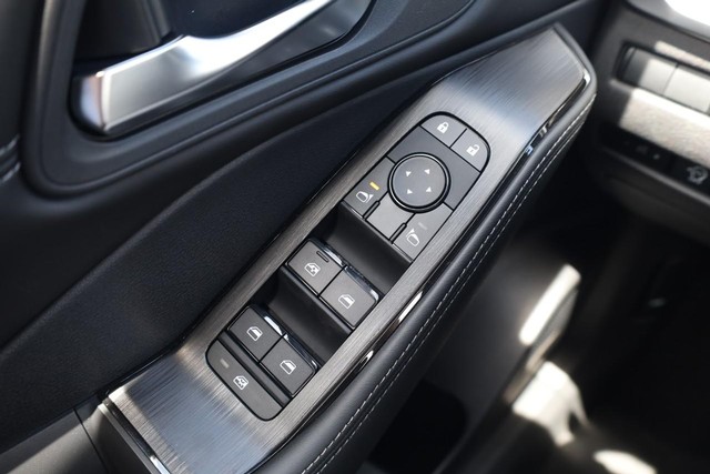 Nissan Rogue Vehicle Image 18