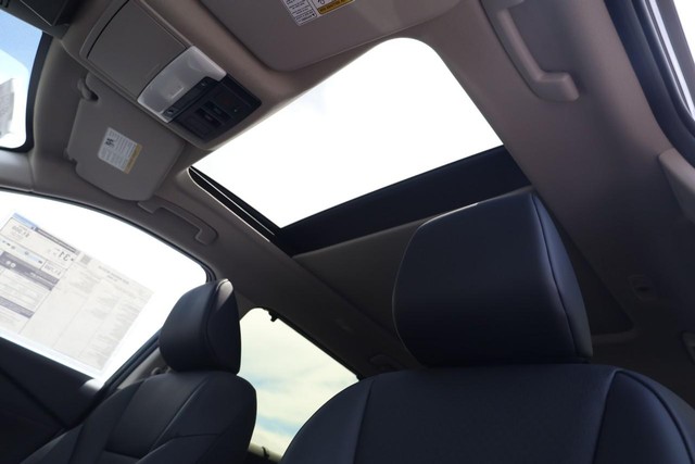 Nissan Rogue Vehicle Image 20