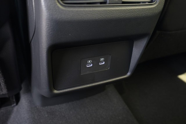 Nissan Rogue Vehicle Image 23