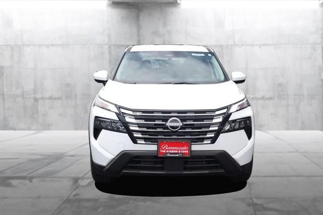 Nissan Rogue Vehicle Image 04