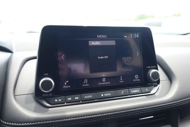 Nissan Rogue Vehicle Image 11