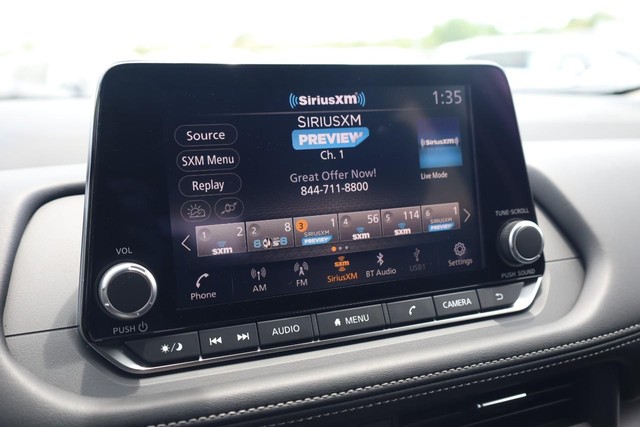 Nissan Rogue Vehicle Image 12