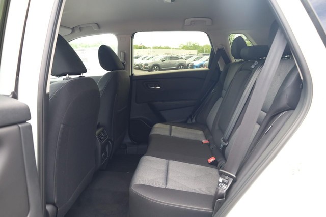 Nissan Rogue Vehicle Image 20