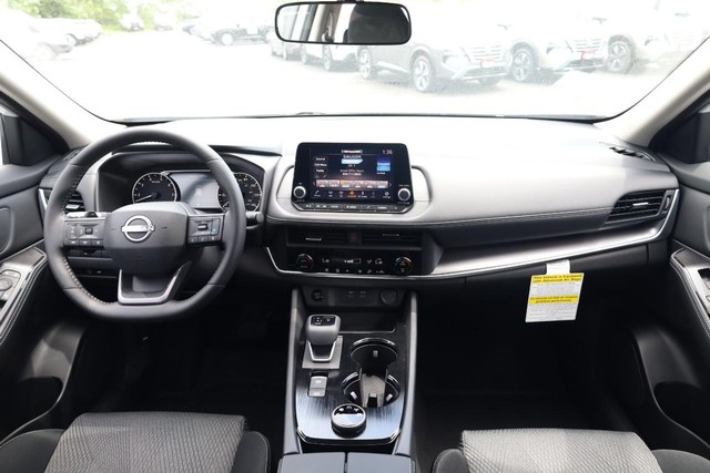 Nissan Rogue Vehicle Image 22