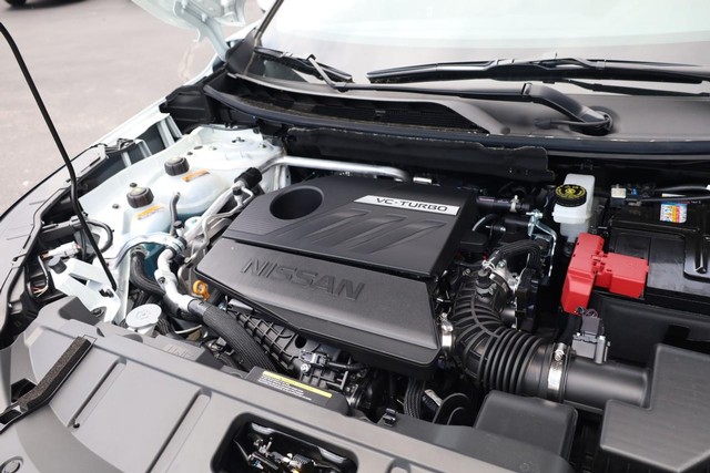 Nissan Rogue Vehicle Image 25