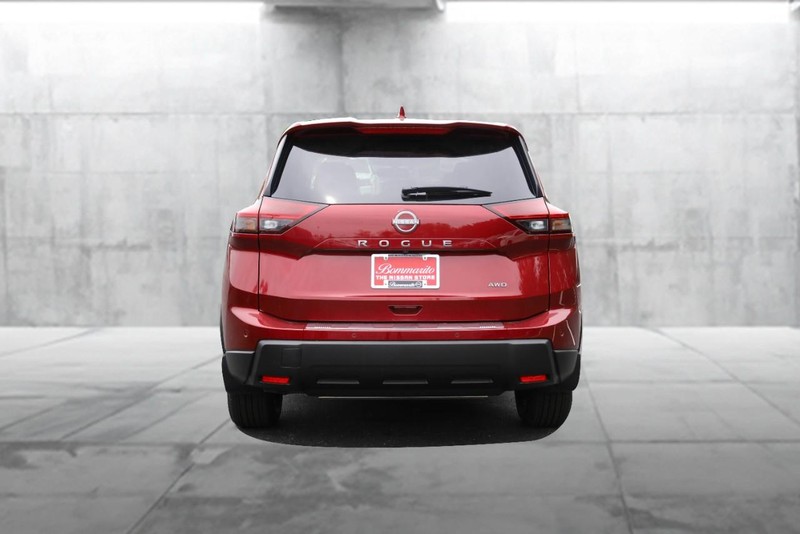 Nissan Rogue Vehicle Image 06