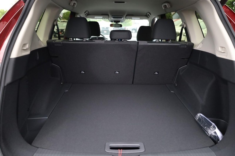 Nissan Rogue Vehicle Image 07