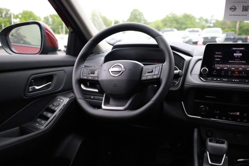 Nissan Rogue Vehicle Image 13