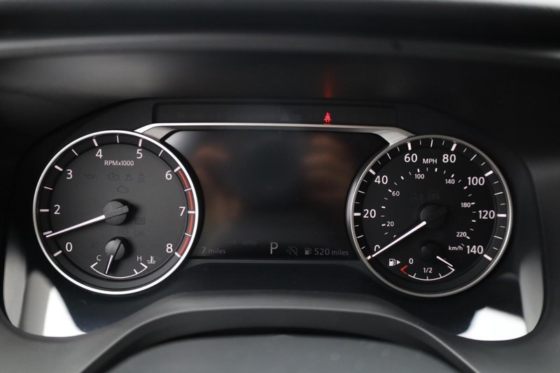 Nissan Rogue Vehicle Image 17