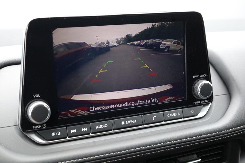 Nissan Rogue Vehicle Image 19