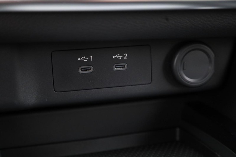 Nissan Rogue Vehicle Image 21