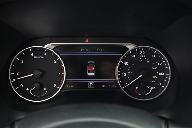 Nissan Sentra Vehicle Image 18