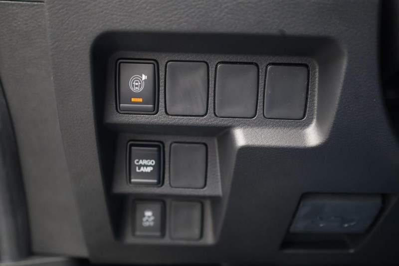 Nissan Frontier Vehicle Image 24