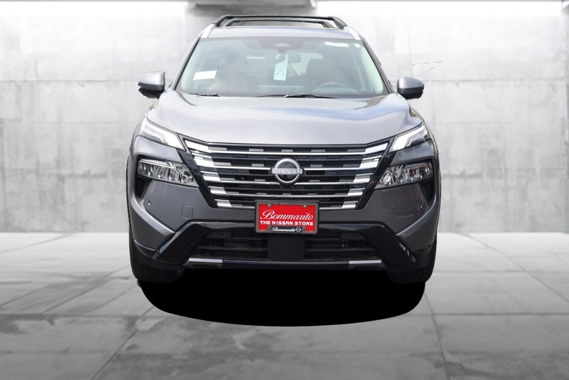 Nissan Rogue Vehicle Image 04