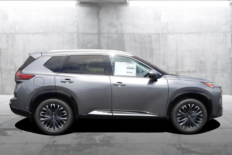 Nissan Rogue Vehicle Image 05