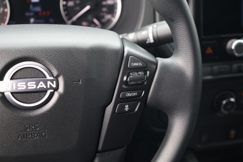 Nissan Frontier Vehicle Image 11